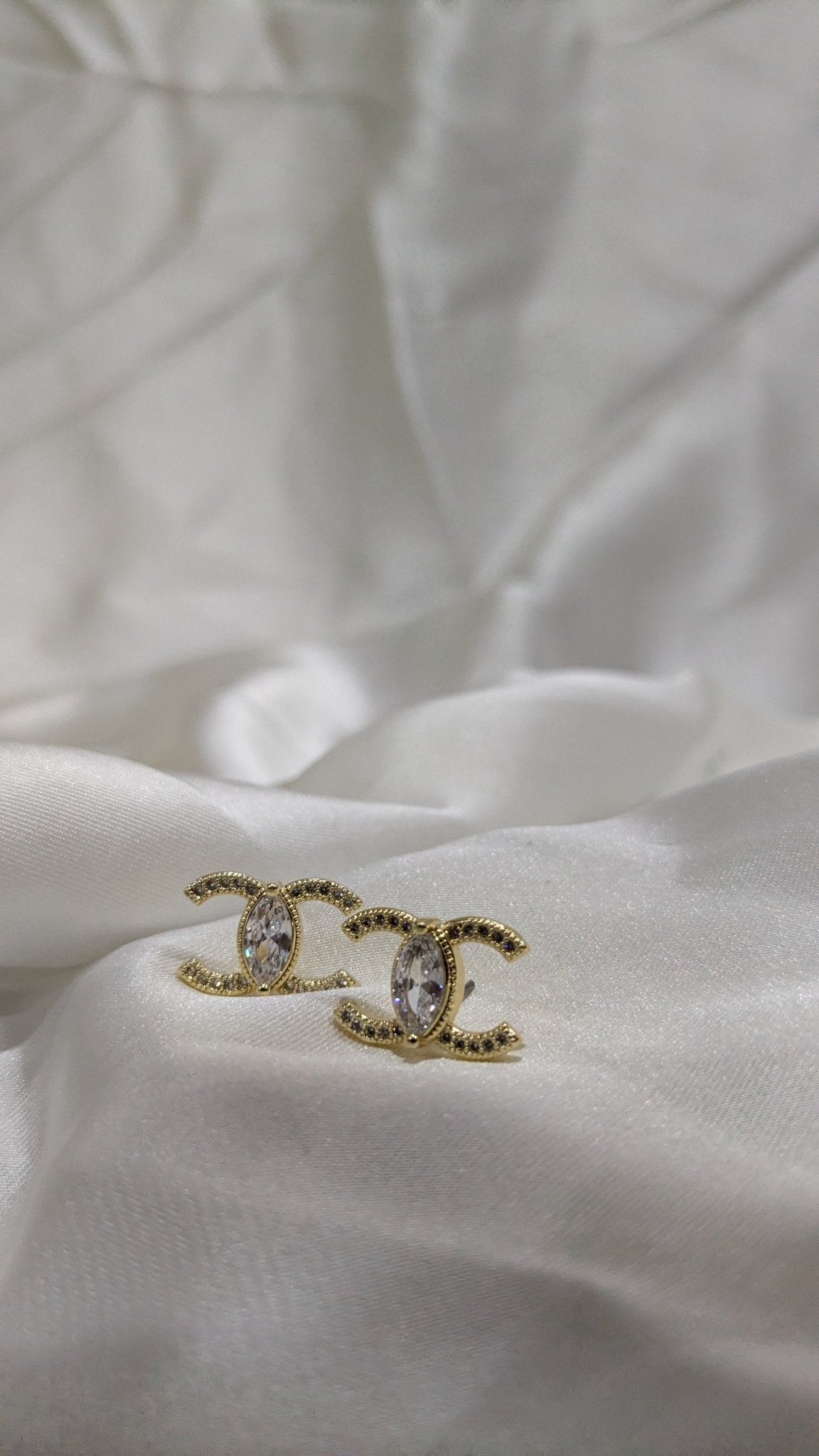 Channel stone Earring - Ladies Point