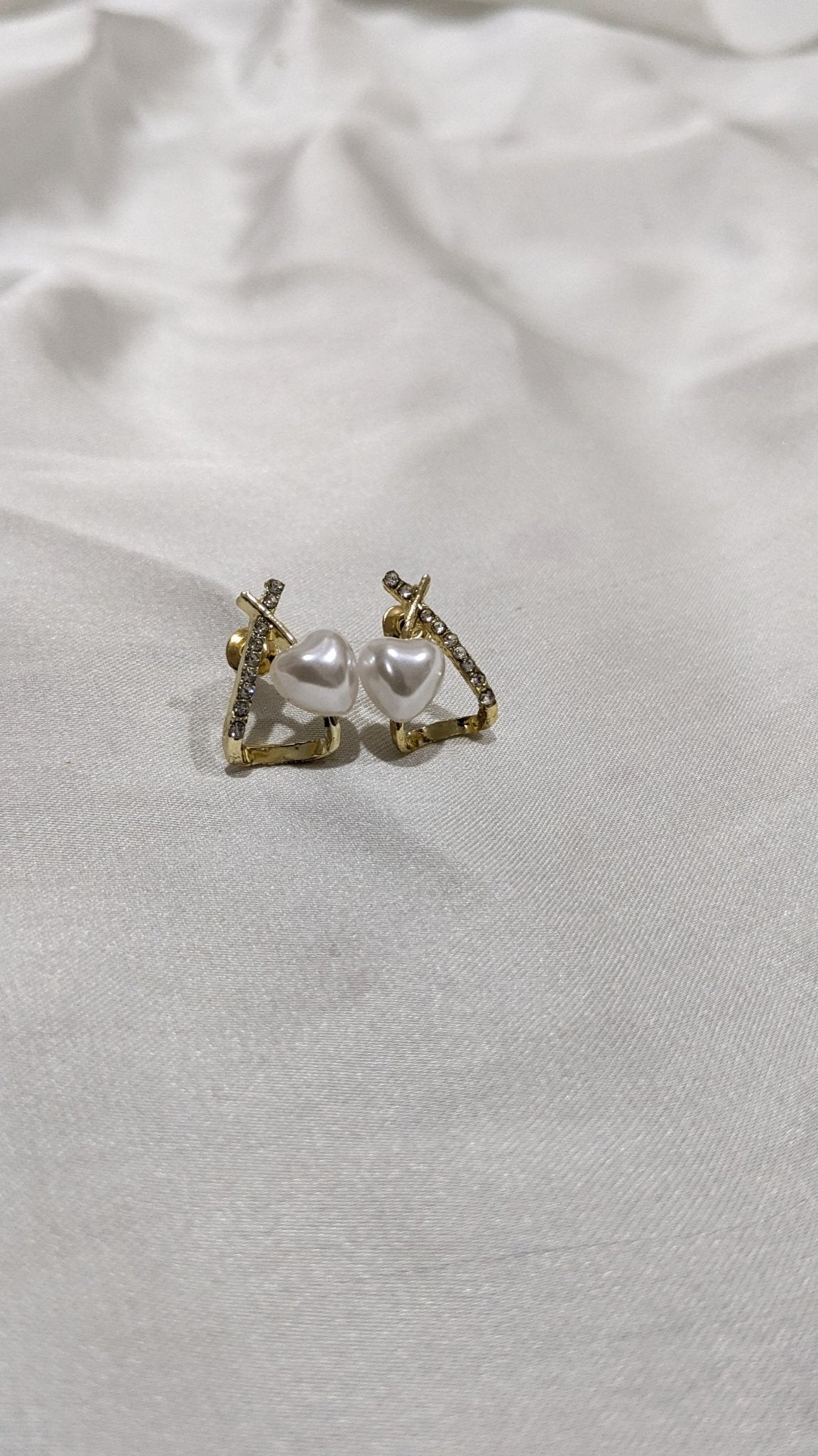 Golden pearl Earring - Ladies Point