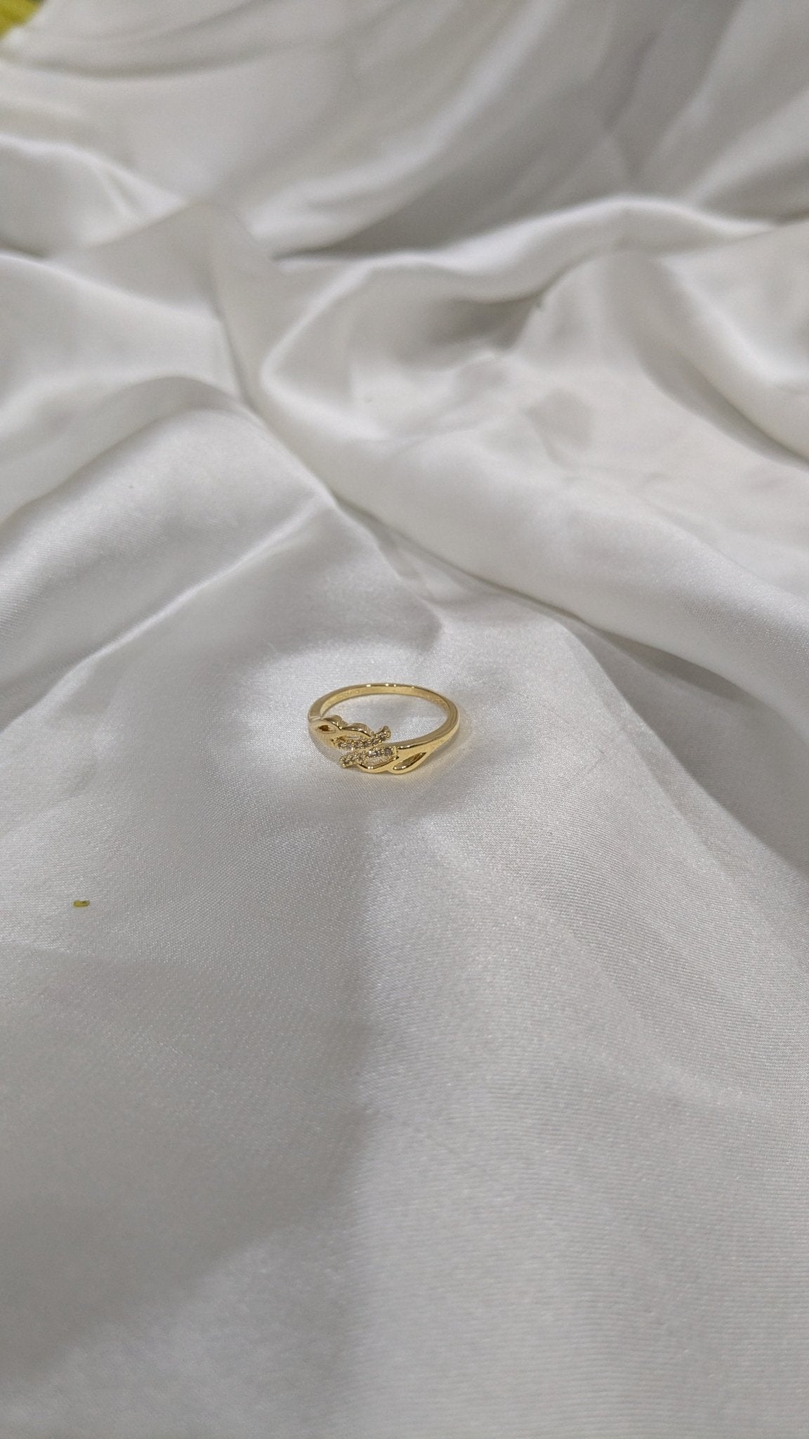 gold - toned Rings - Ladies Point