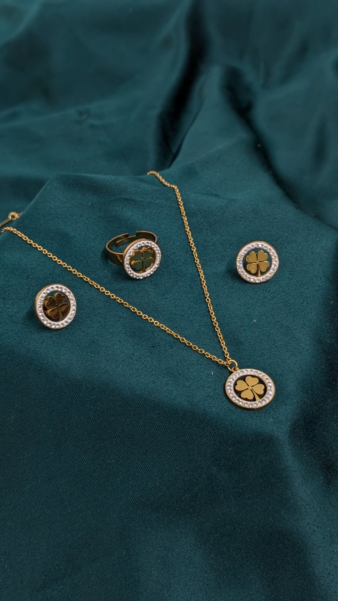 four - piece clover necklace set - Ladies Point