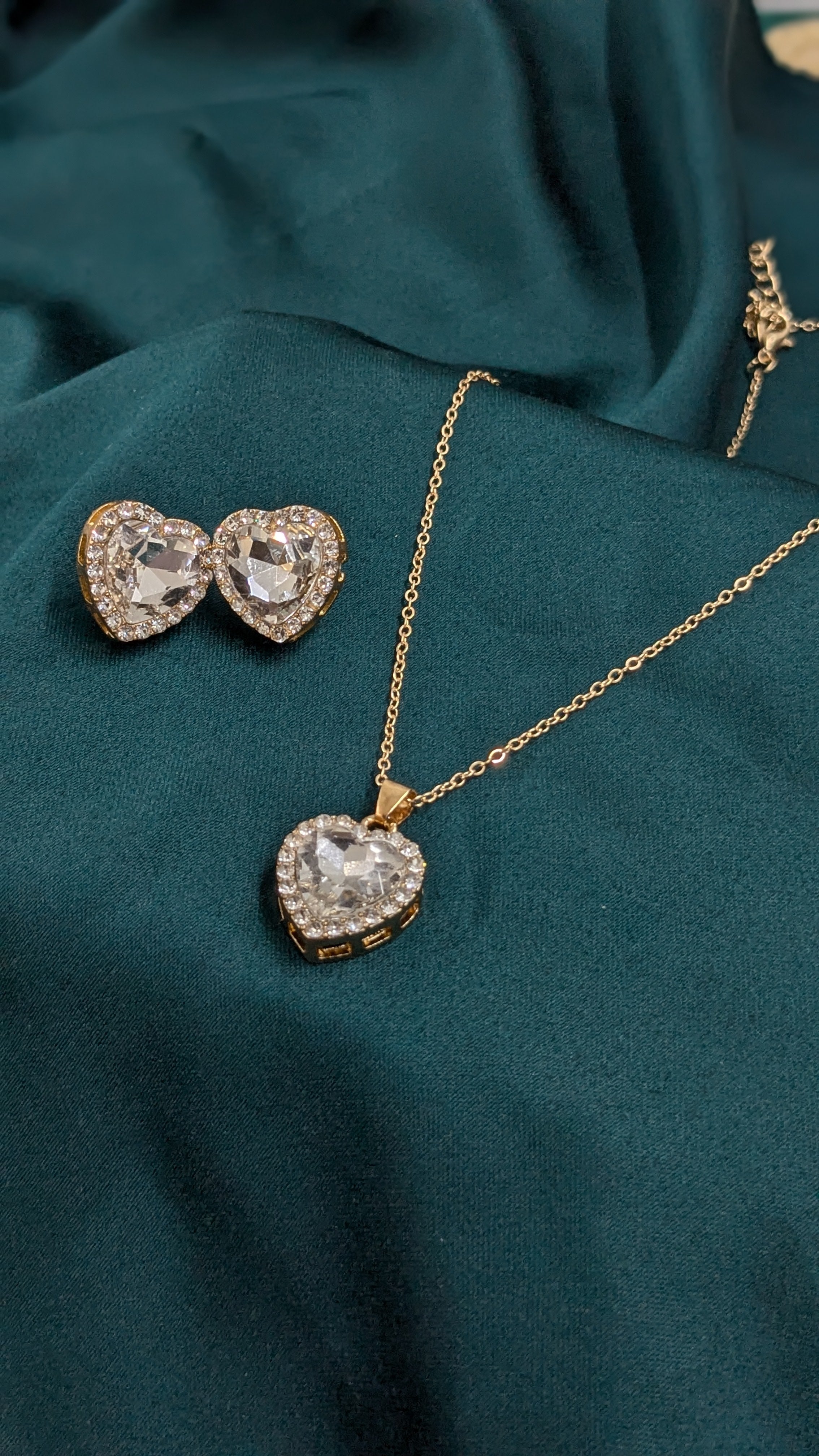 Heart necklace set